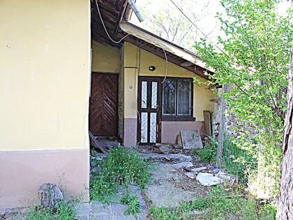 Купить ID2212 Дом с участком земли в селе Горица в Болгарии