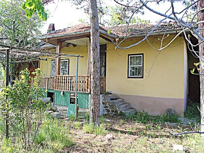 Купить ID2212 Дом с участком земли в селе Горица в Болгарии