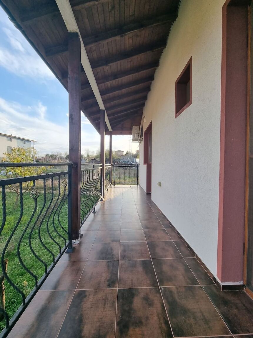 ID7580 Двухэтажный дом с участком земли в селе Александрово