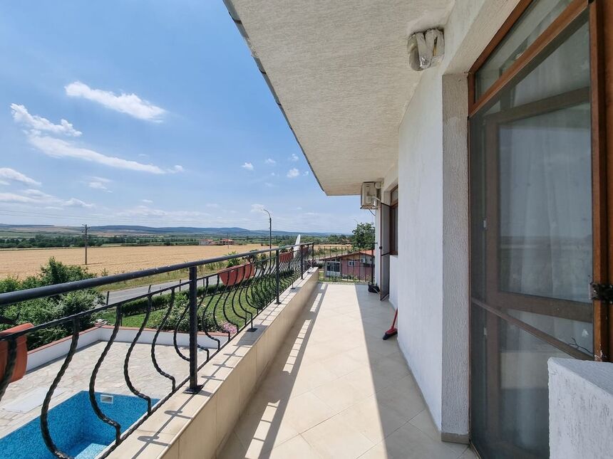 ID7477 Двухэтажный дом с бассейном в селе Горица