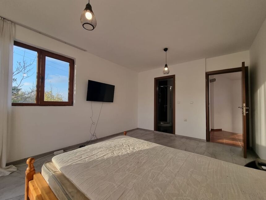 ID7580 Двухэтажный дом с участком земли в селе Александрово