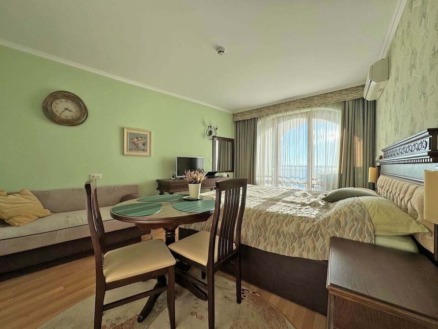 ID7571 Просторная студия с видом на море в апарт - отеле Grand Hotel Sveti Vlas