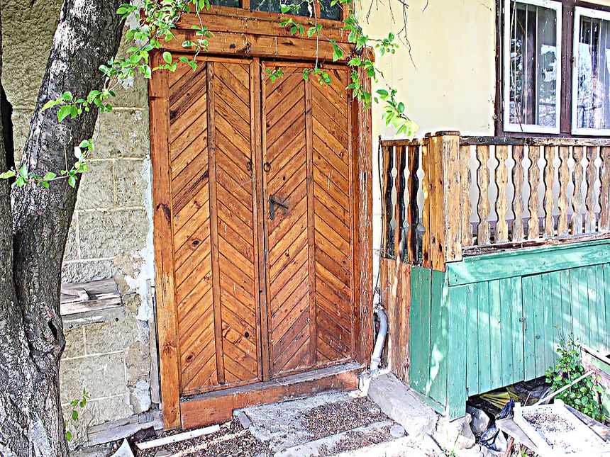 ID2212 Дом с участком земли в селе Горица